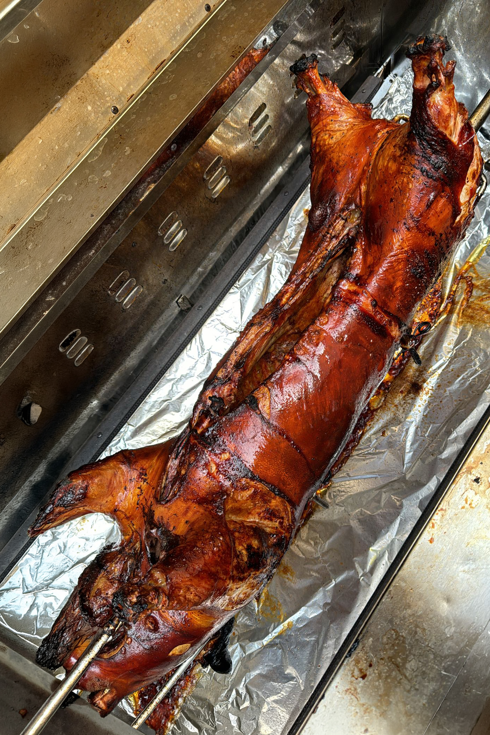Spanferkel vor Ort gegrillt - 866-to-cater.de - Landfleischerei Sp�th